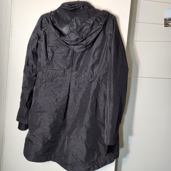 Raincoat - Picture 8 of 9